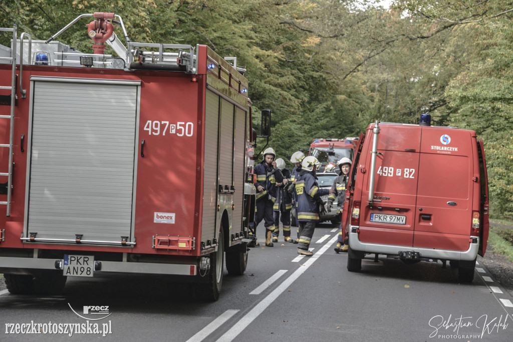 Wypadek dwóch samochodów na drodze do Sulmierzyc