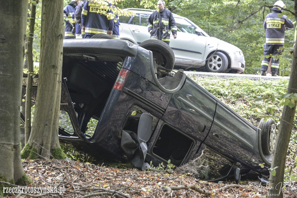 Wypadek dwóch samochodów na drodze do Sulmierzyc