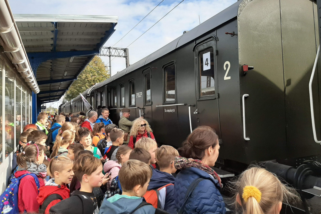 Pociąg retro na krotoszyńskim dworcu