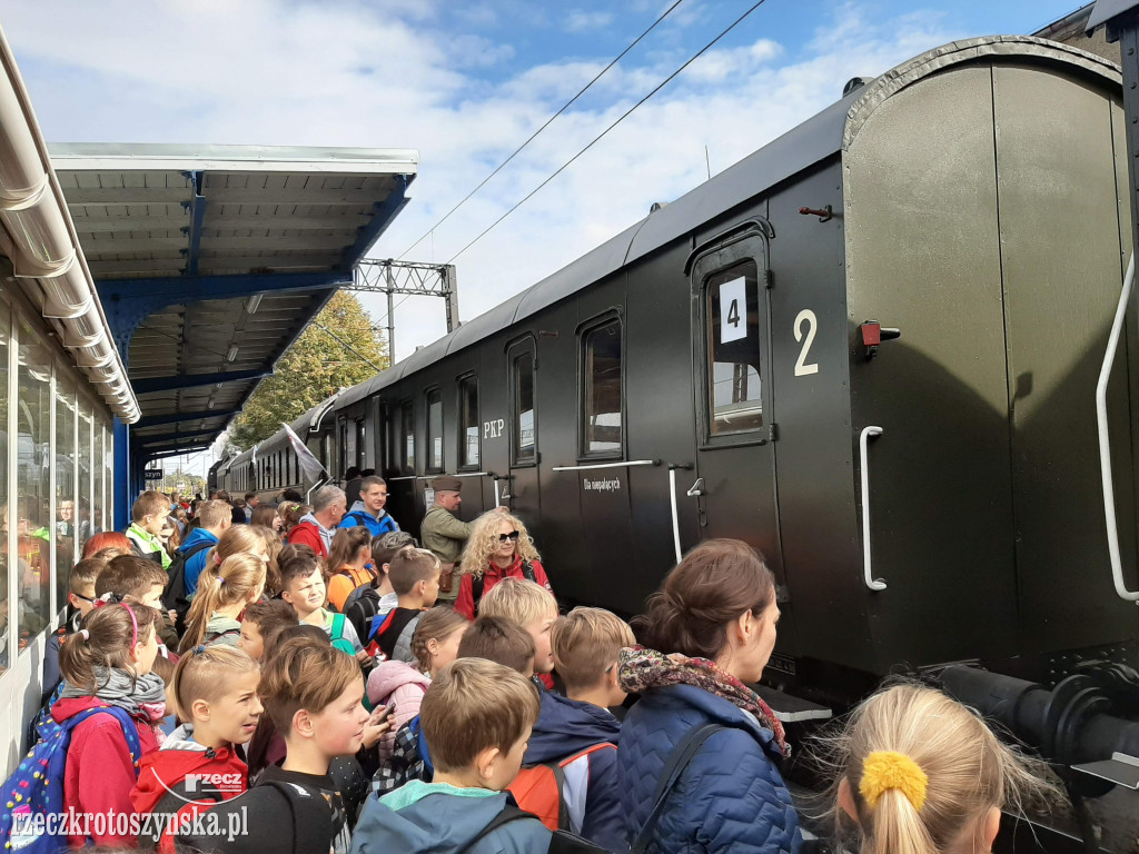 Pociąg retro na krotoszyńskim dworcu