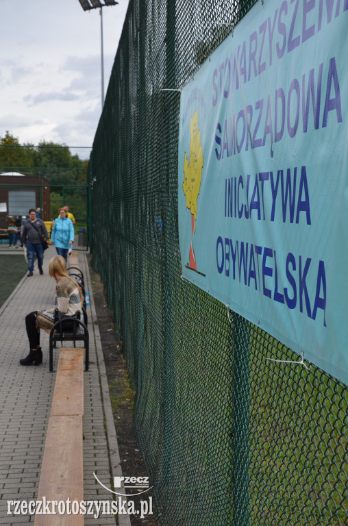 Mecz piłkarski księża - samorządowcy