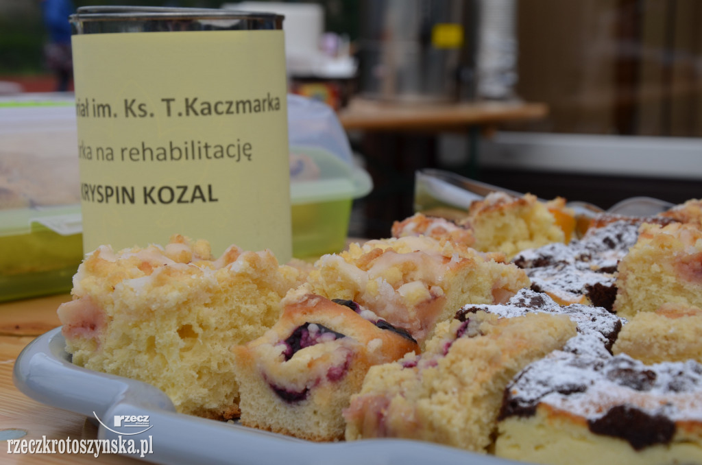 Mecz piłkarski księża - samorządowcy
