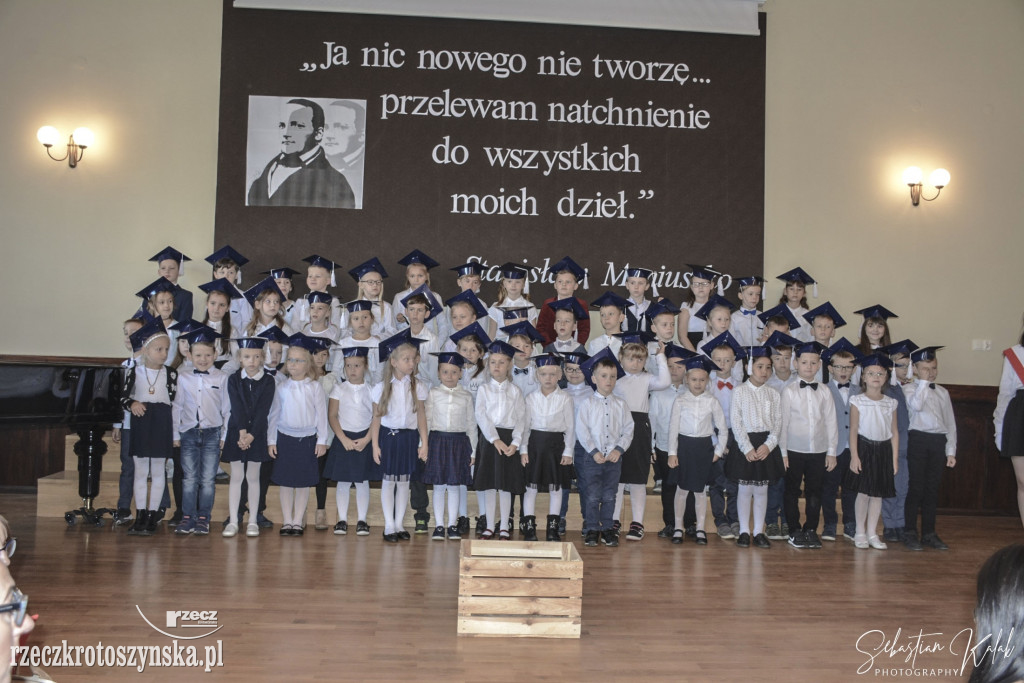 Pasowanie uczniów klas I w piątce
