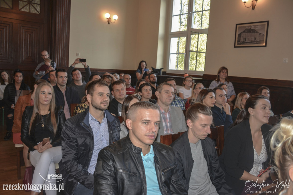 Pasowanie uczniów klas I w piątce