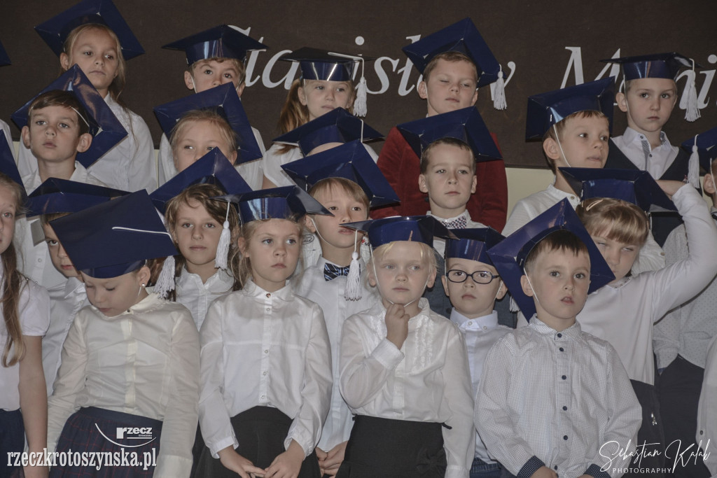Pasowanie uczniów klas I w piątce