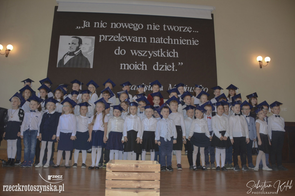 Pasowanie uczniów klas I w piątce