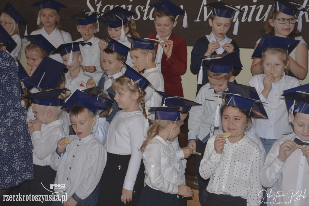 Pasowanie uczniów klas I w piątce