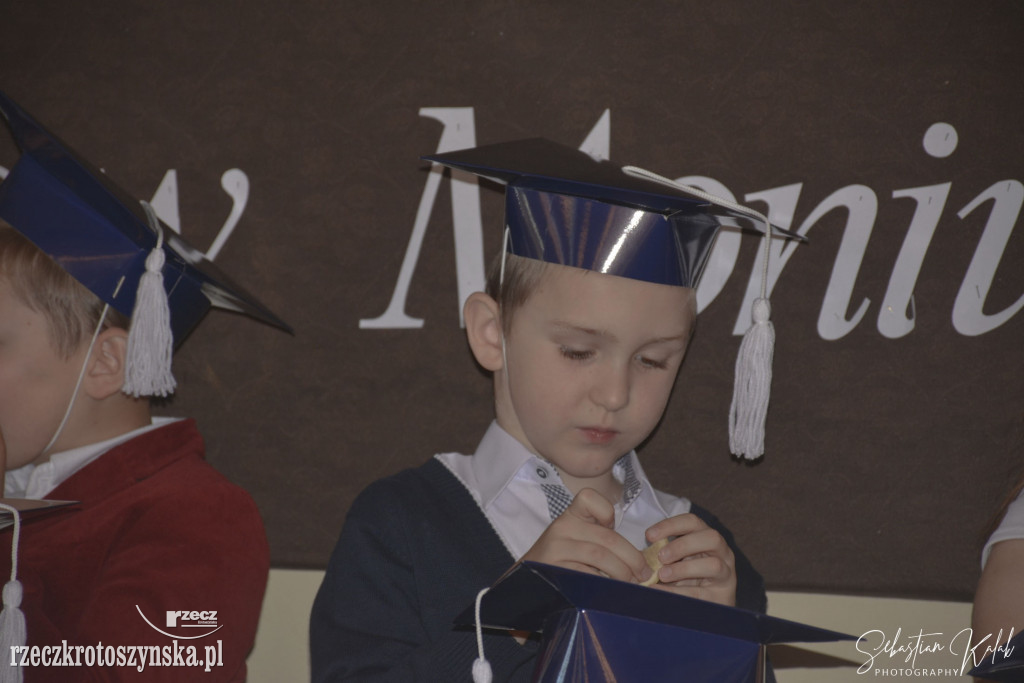 Pasowanie uczniów klas I w piątce