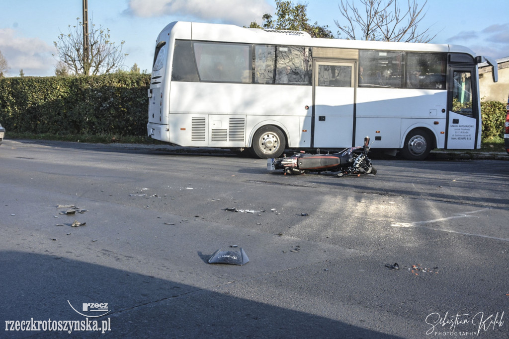 Auto uderzyło w motocykl