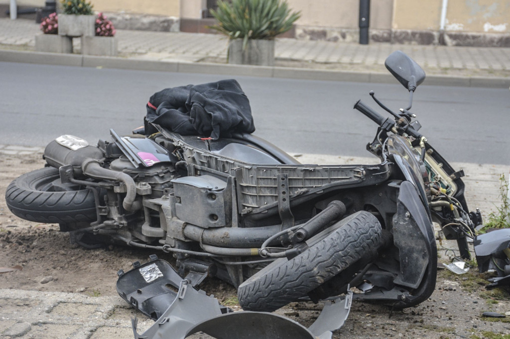 Citroen uderzył w motorowerzystę