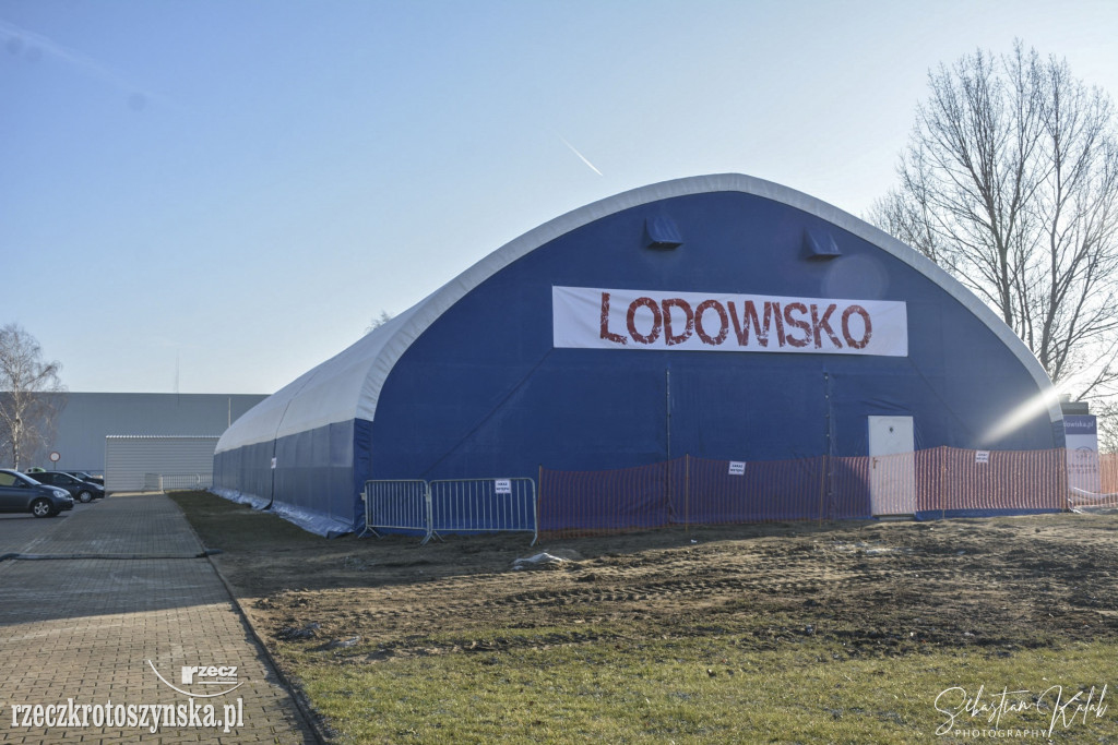 Otwarcie lodowiska przy Wodniku