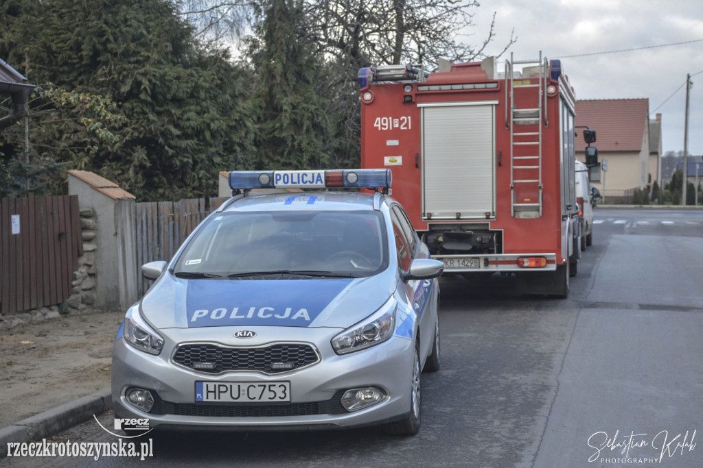Ktoś wylał chemikalia do kanalizacji