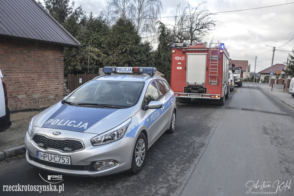 Ktoś wylał chemikalia do kanalizacji