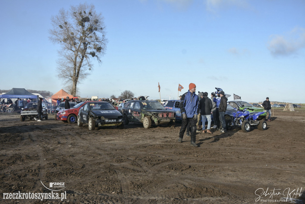 ZDUNY. Wrak race charytatywnie dla chorego Marcelka