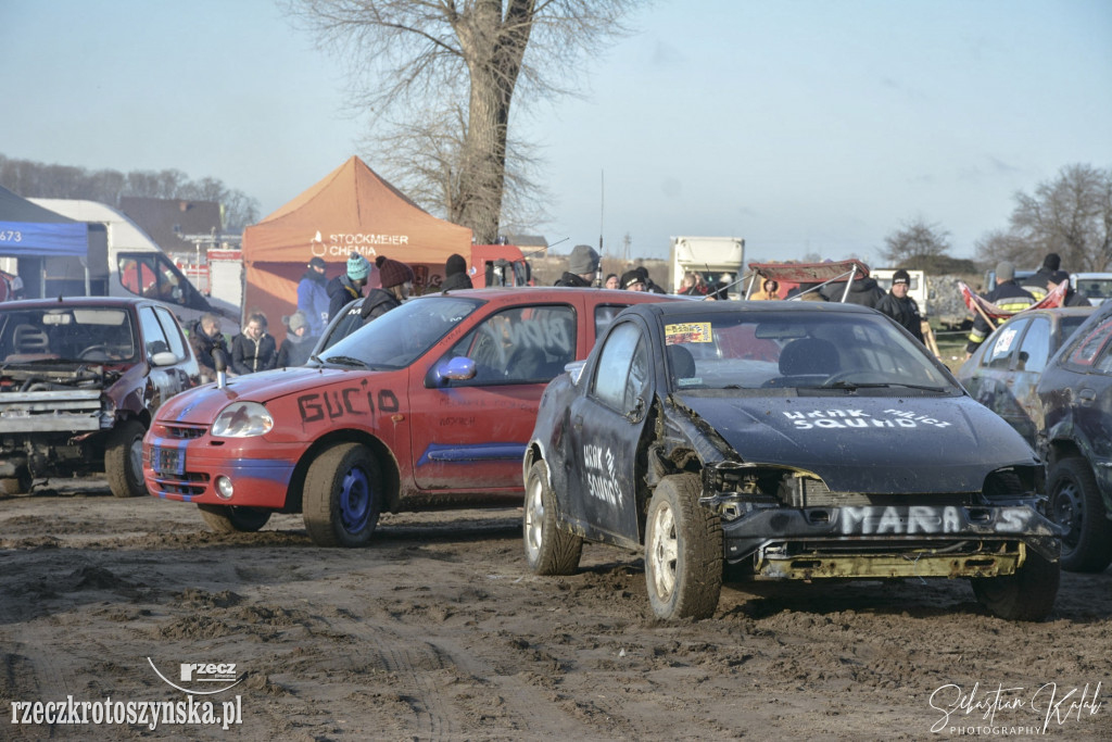 ZDUNY. Wrak race charytatywnie dla chorego Marcelka