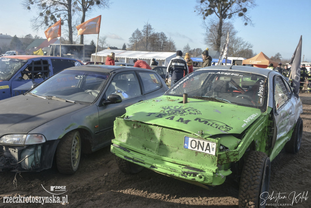ZDUNY. Wrak race charytatywnie dla chorego Marcelka