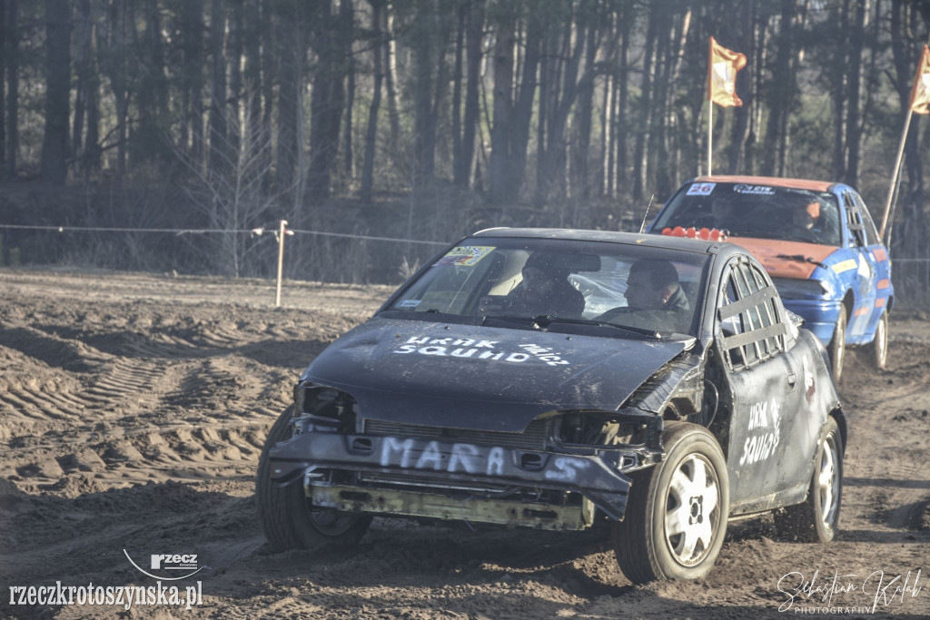 ZDUNY. Wrak race charytatywnie dla chorego Marcelka