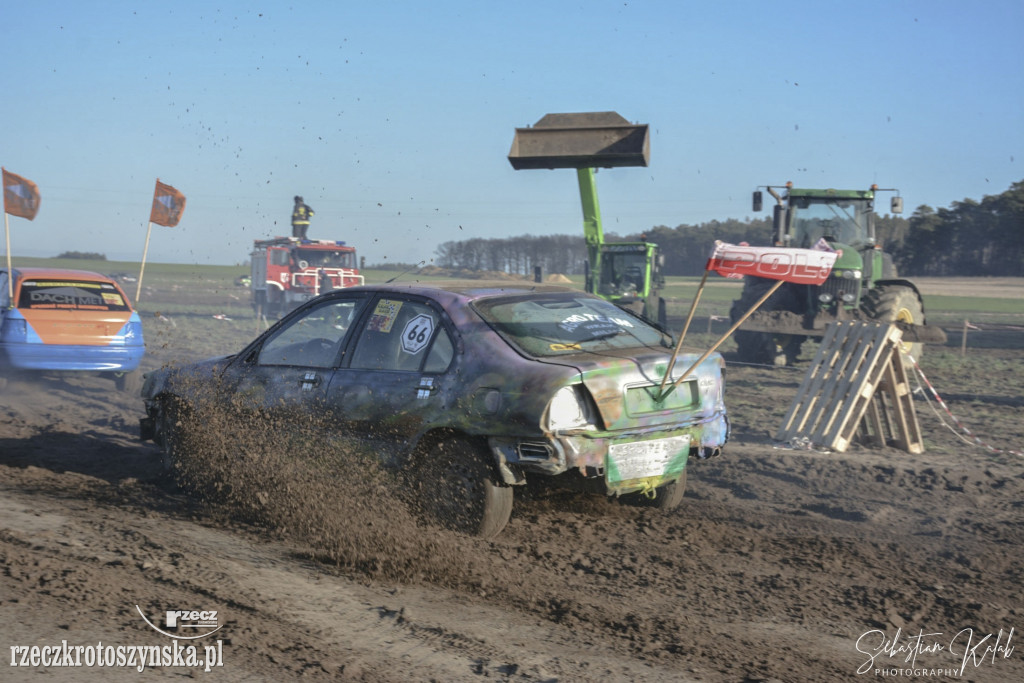ZDUNY. Wrak race charytatywnie dla chorego Marcelka