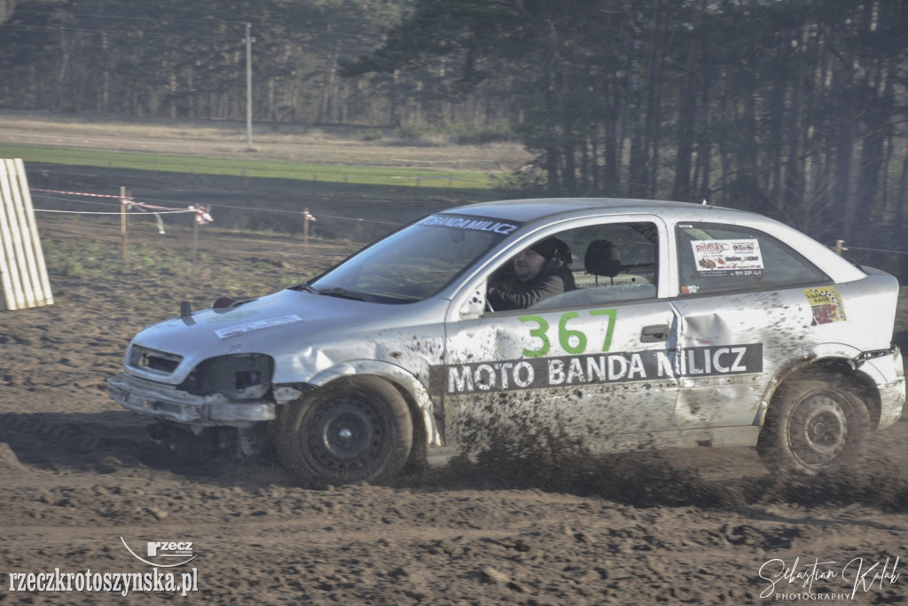 ZDUNY. Wrak race charytatywnie dla chorego Marcelka