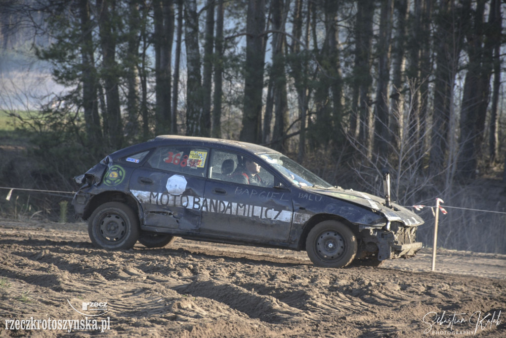 ZDUNY. Wrak race charytatywnie dla chorego Marcelka
