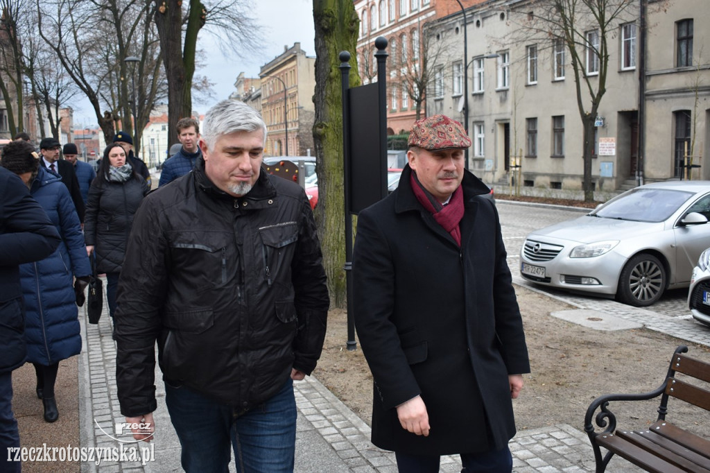 Przekazanie Alei Powstańców Wlkp.