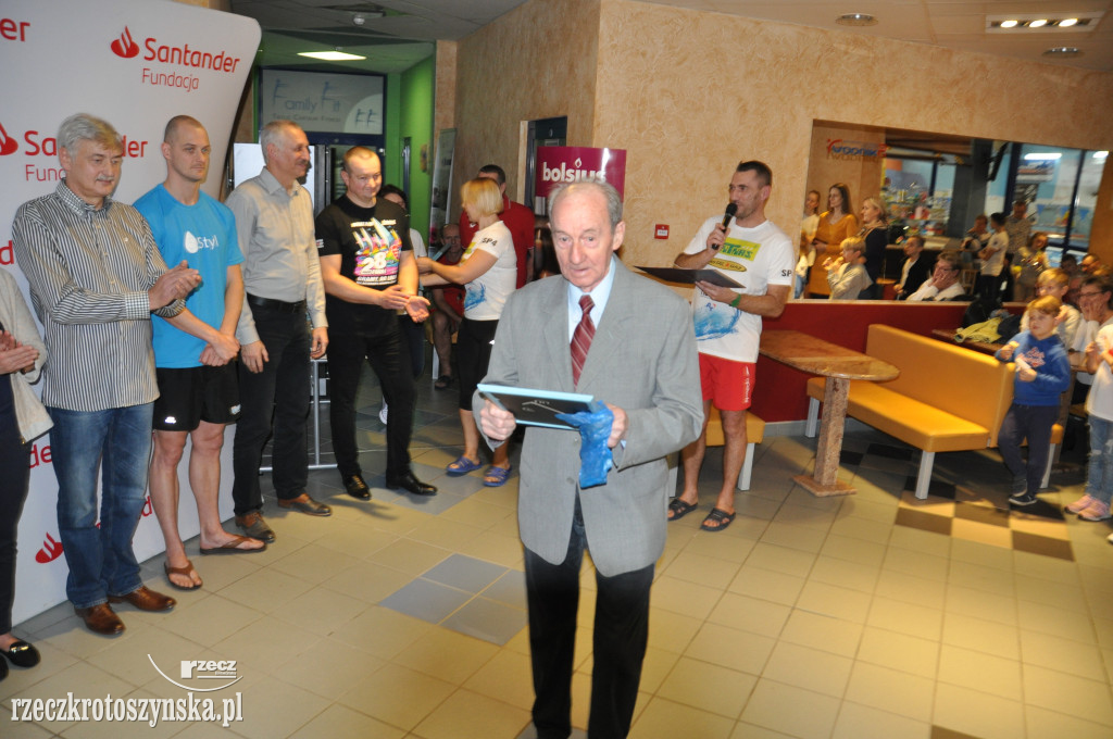 24-godzinny maraton pływacki łączący pokolenia