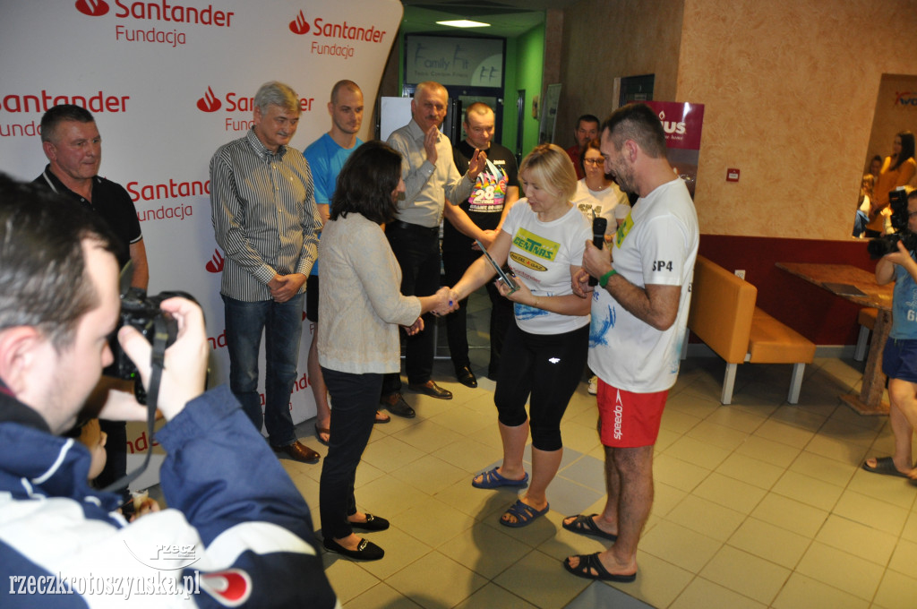 24-godzinny maraton pływacki łączący pokolenia