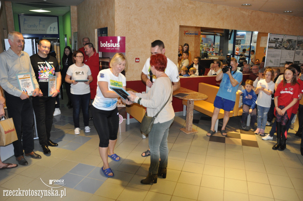 24-godzinny maraton pływacki łączący pokolenia