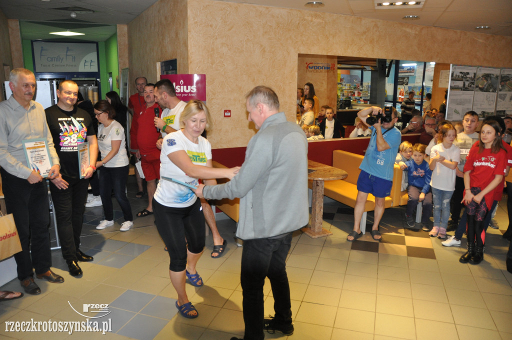 24-godzinny maraton pływacki łączący pokolenia