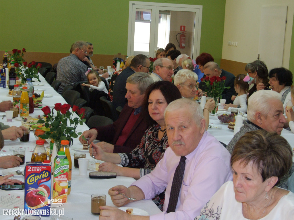 Smerfusie wystąpiły dla babć i dziadków