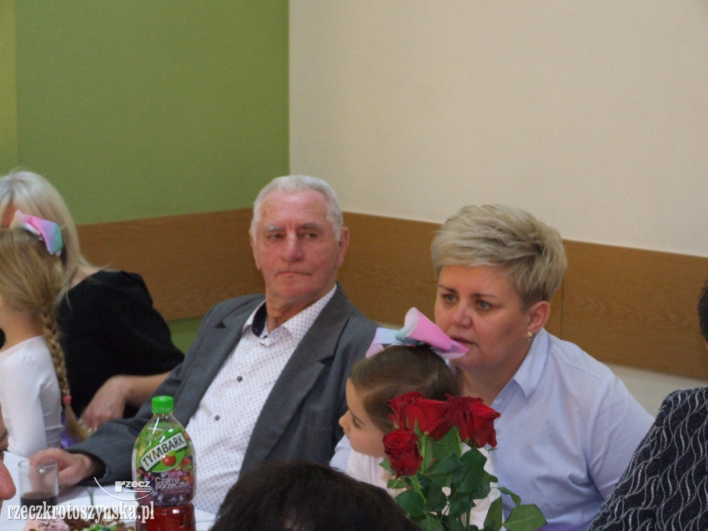 Smerfusie wystąpiły dla babć i dziadków