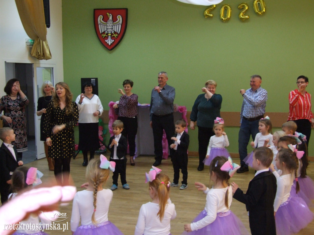 Smerfusie wystąpiły dla babć i dziadków