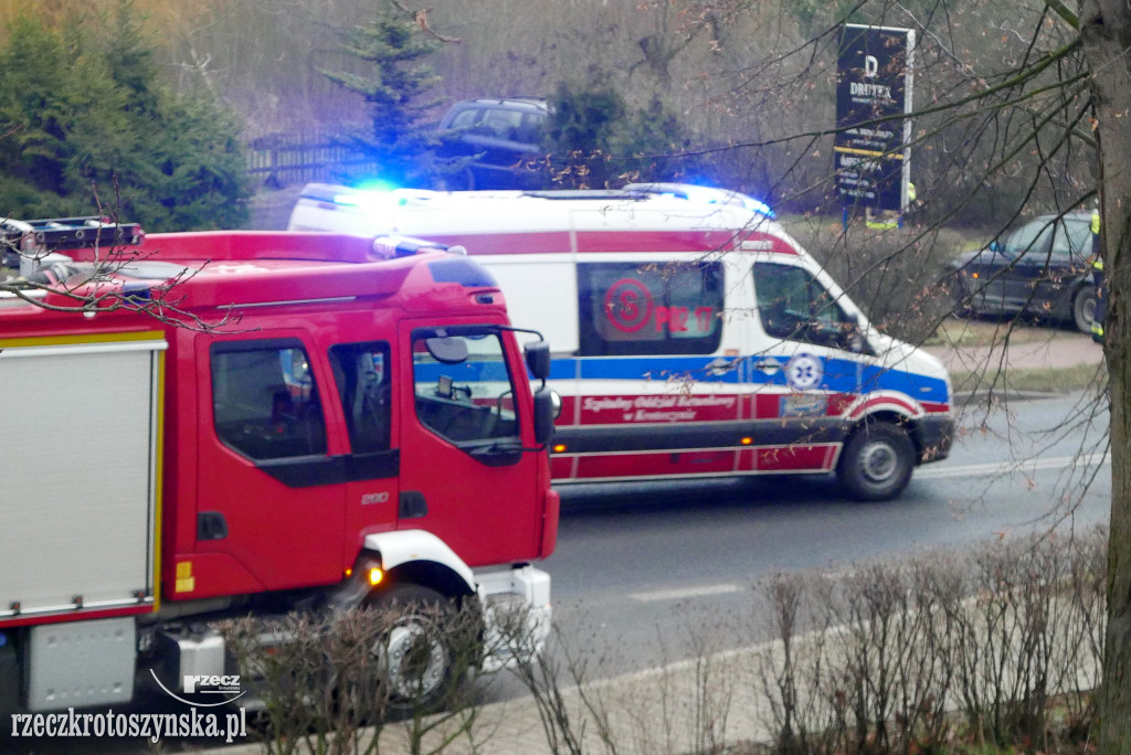 Zderzenie trzech samochodów na ul. Zdunowskiej