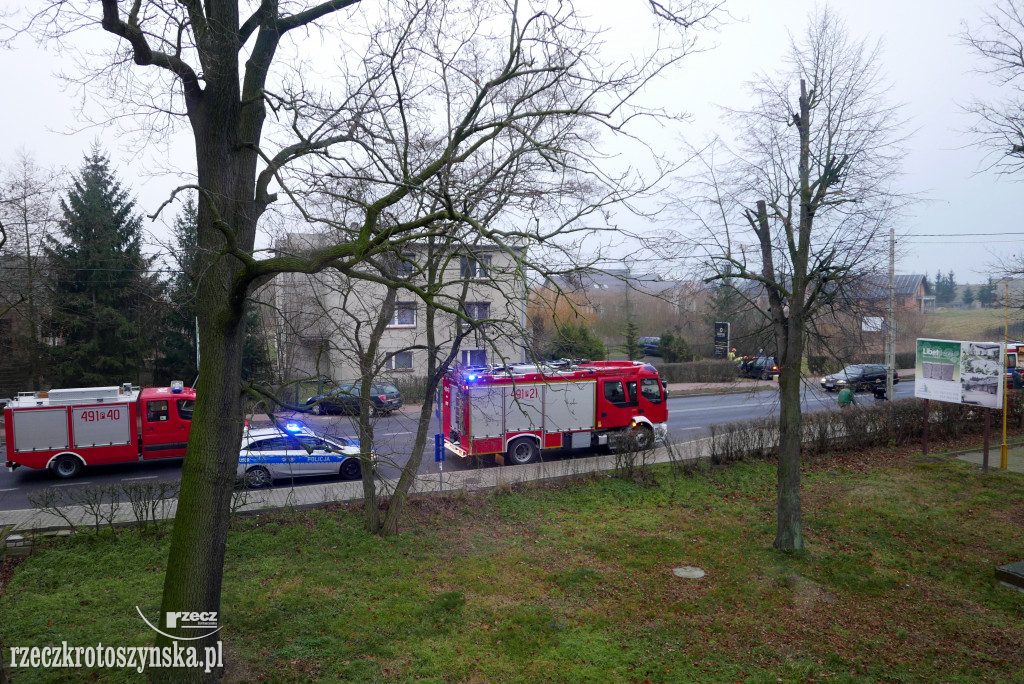 Zderzenie trzech samochodów na ul. Zdunowskiej