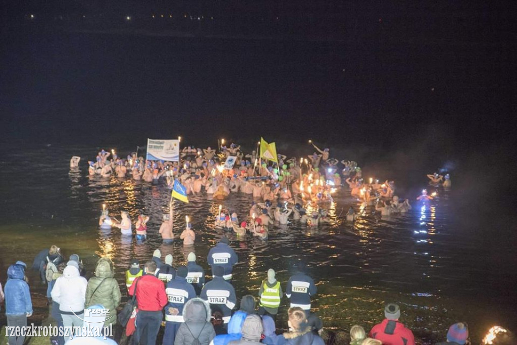 Morsowali nocą w Zalewie Jutrosińskim