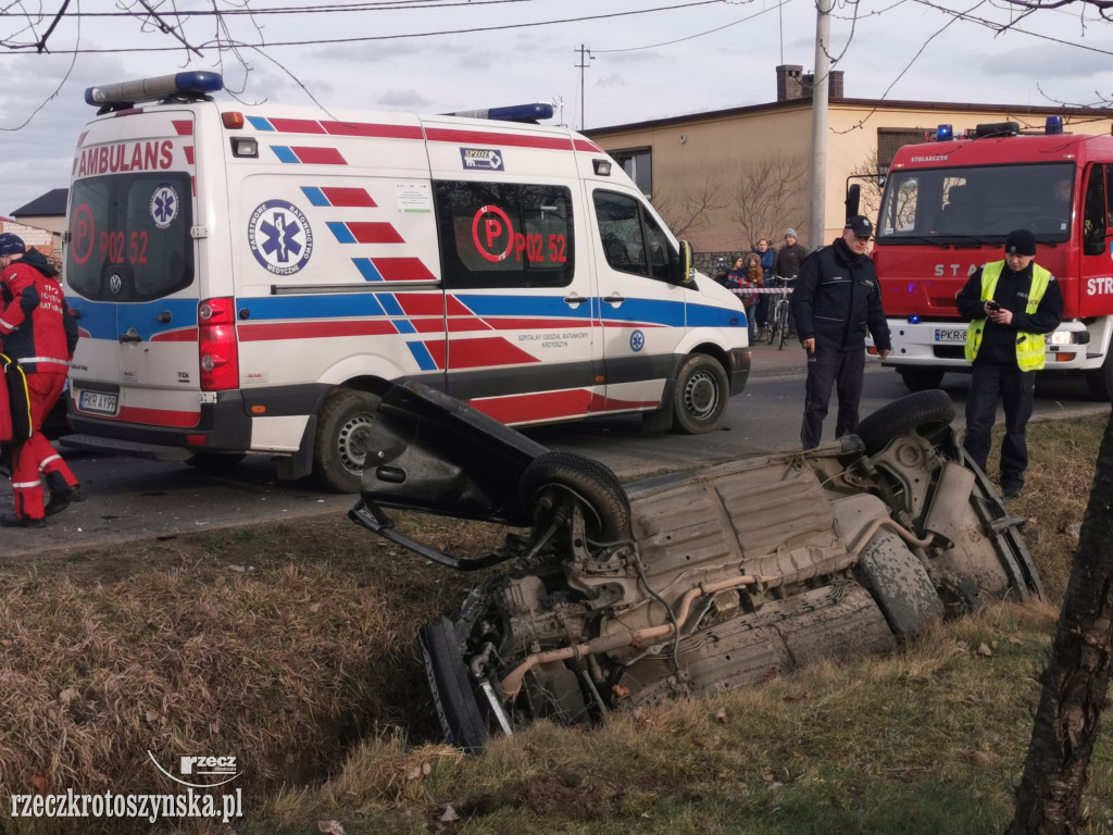 ROZDRAŻEW. Zderzenie 3 pojazdów. Interwencja śmigłowca LPR