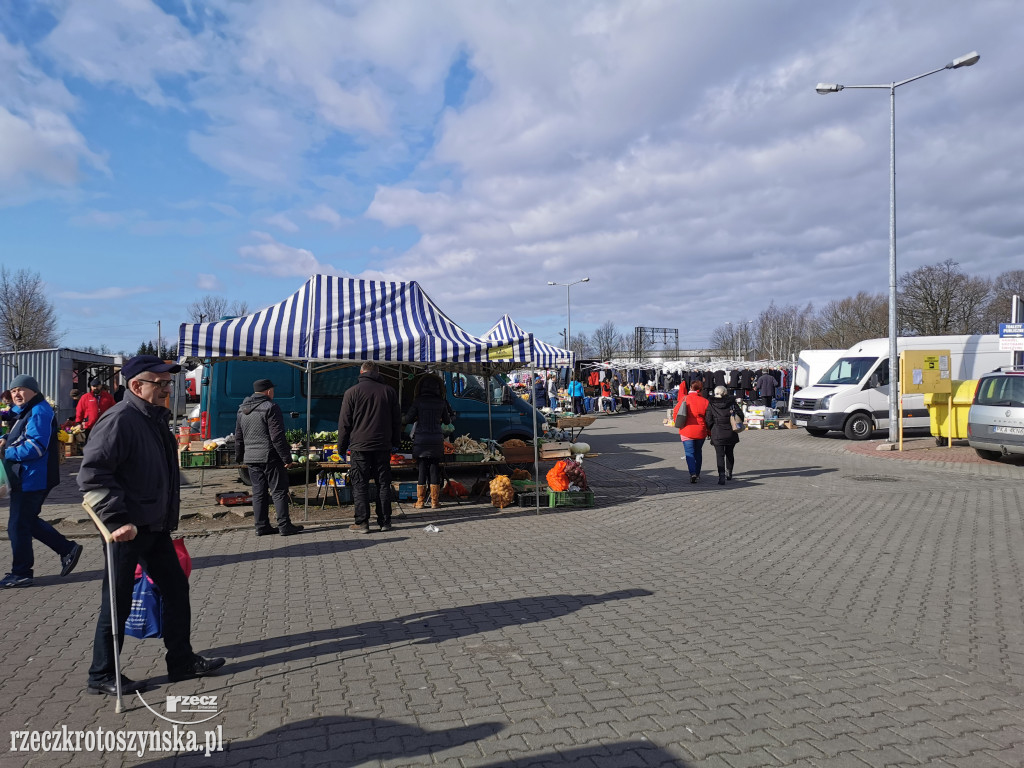 Życie na krotoszyńskim targu niemal zamarło. Czy ludzie się boją?