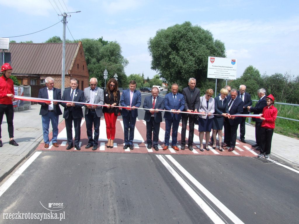Uroczyste otwarcie drogi w Benicach