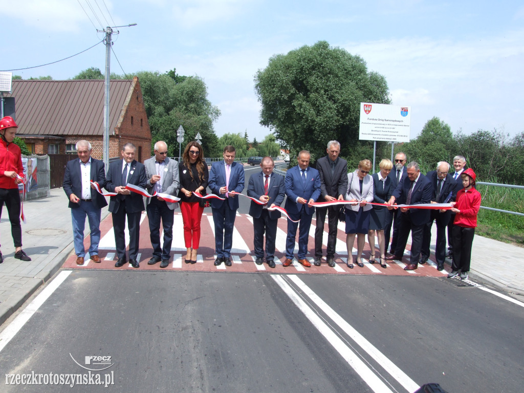 Uroczyste otwarcie drogi w Benicach