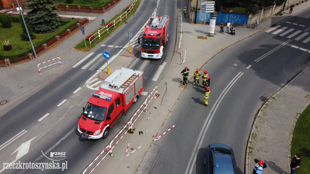 Kierowca wjechał w barierki na ul. Kołłątaja