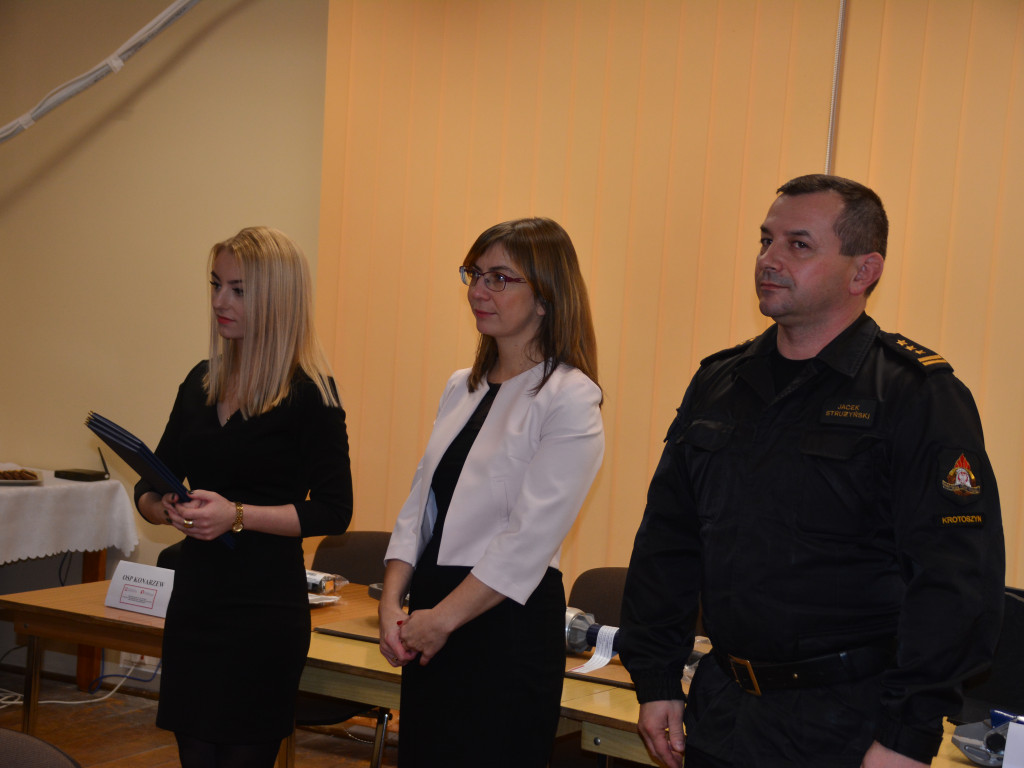 Przekazali sprzęt ratowniczy strażakom z OSP
