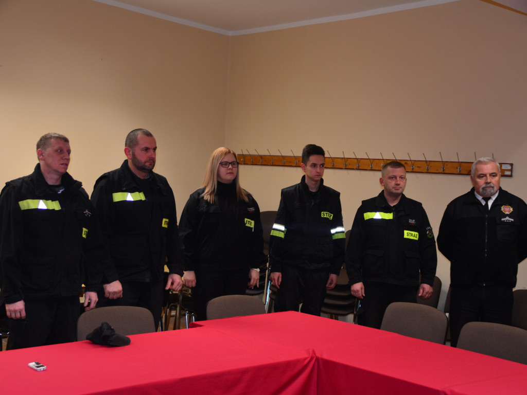 Przekazali sprzęt ratowniczy strażakom z OSP