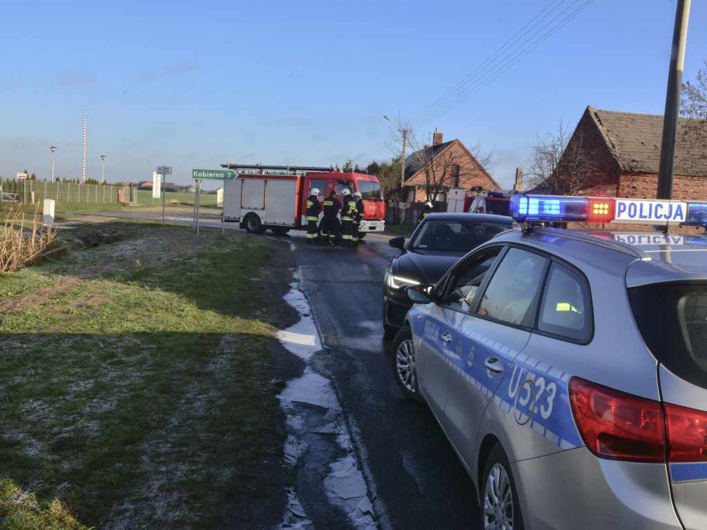 Motorowerzysta w szpitalu, kilka aut w rowie