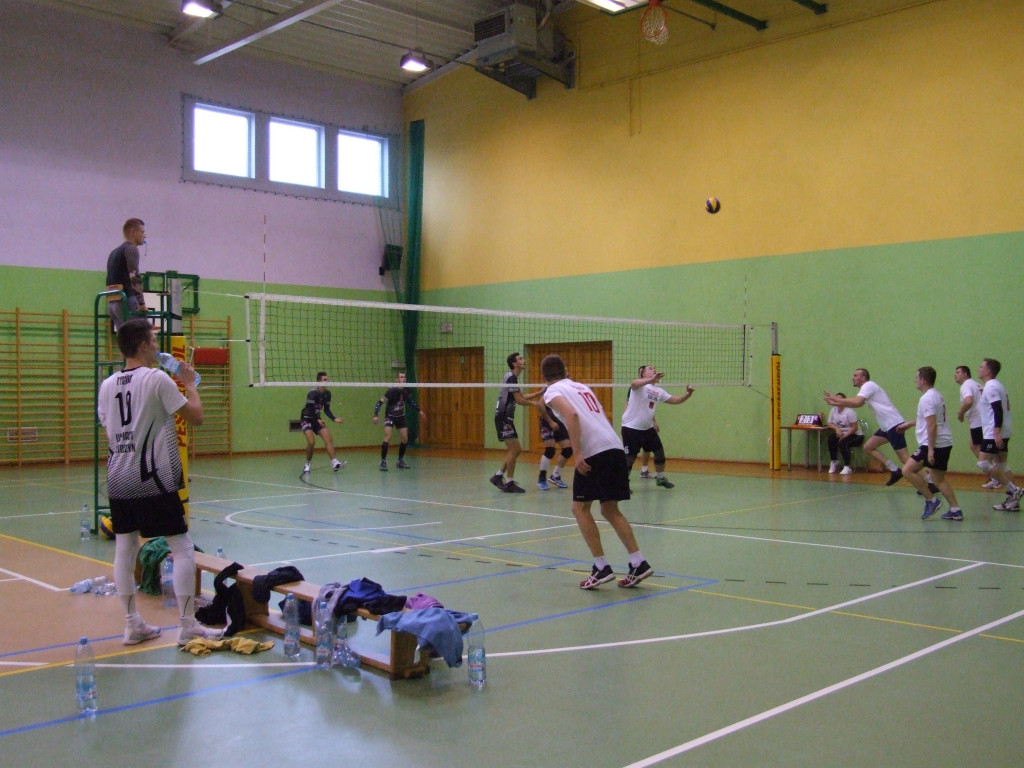 Siatkówka wróciła do Kobylina. Puchar burmistrza dla GOS-u