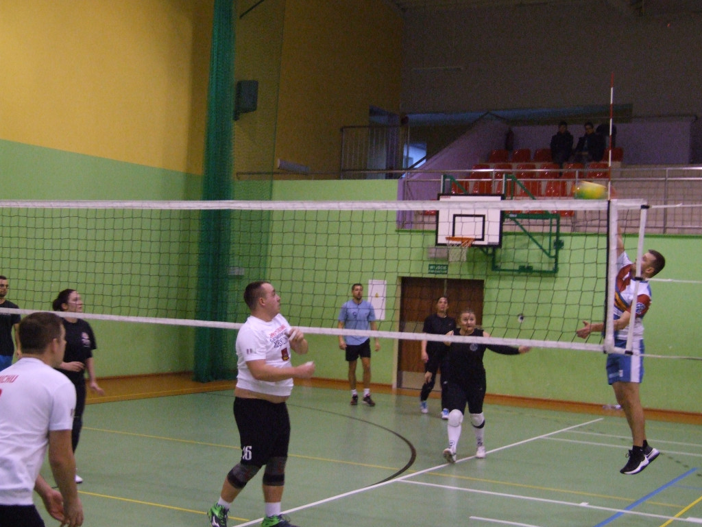 Siatkówka wróciła do Kobylina. Puchar burmistrza dla GOS-u