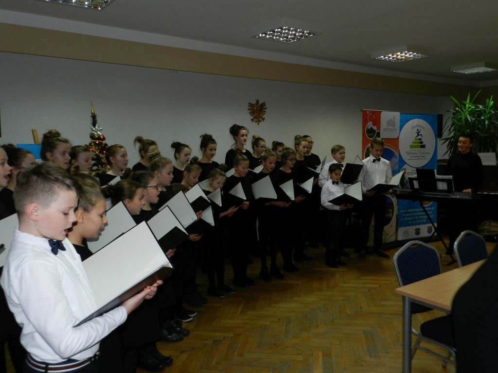 Świąteczne drzewko, Izydorki i Akord