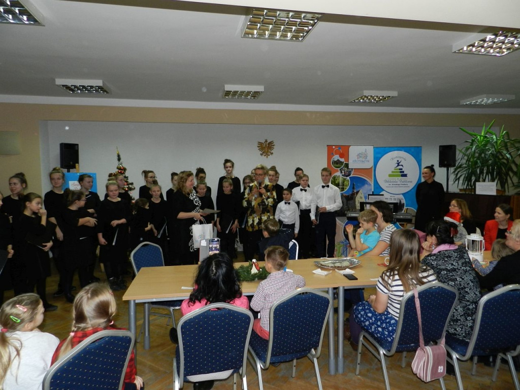 Świąteczne drzewko, Izydorki i Akord