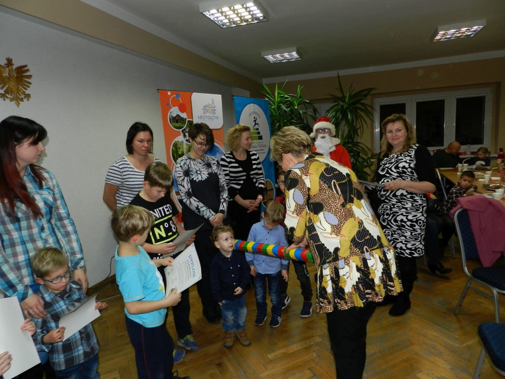 Świąteczne drzewko, Izydorki i Akord