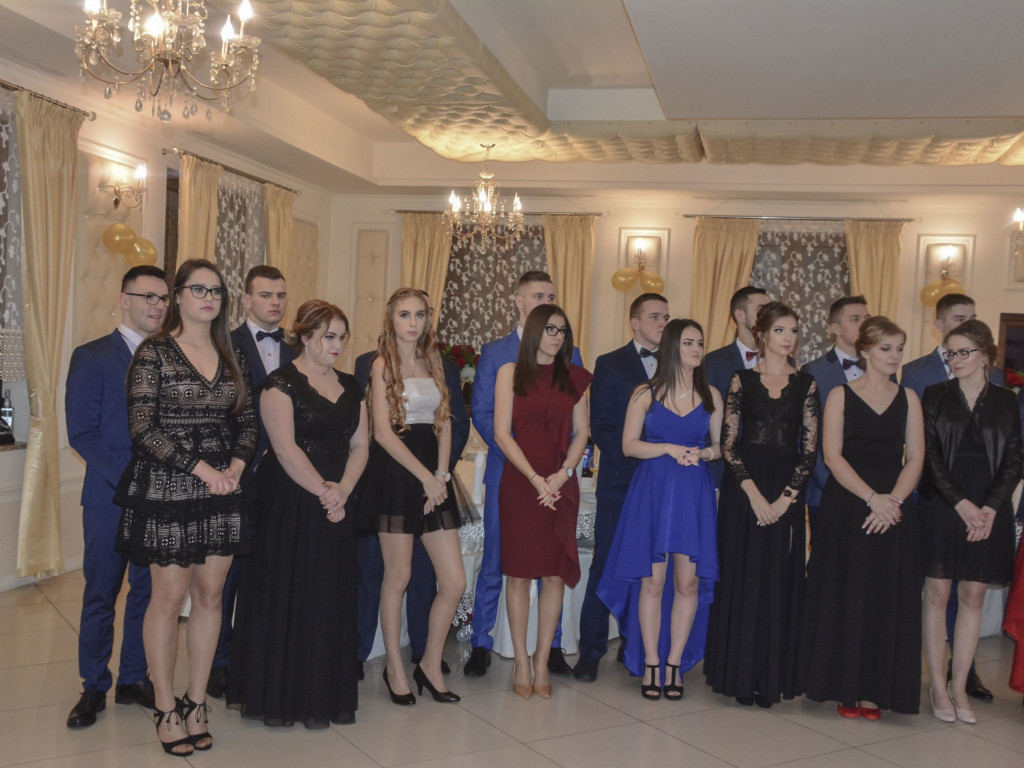 URODA I CZAR. Studniówkowy bal trójki