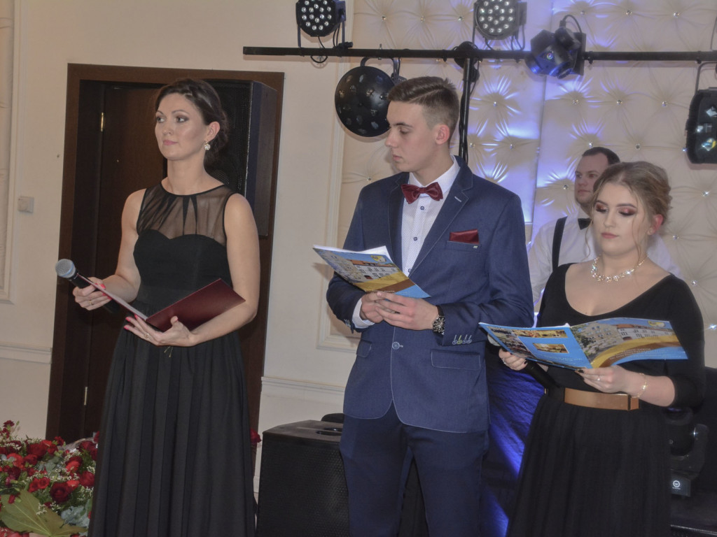 URODA I CZAR. Studniówkowy bal trójki